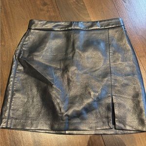 Aritzia wilfred black leather mini skirt
